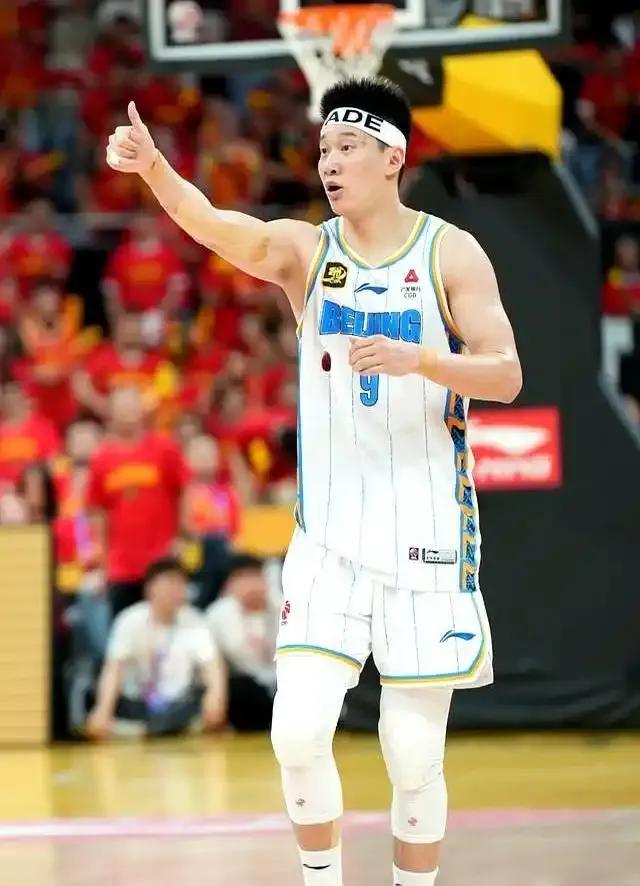 3377体育手机平台-风云突变！斯图加特国际比赛日单刀错失；全明星赛版图或变；球迷炸锅；纪律约束更严格