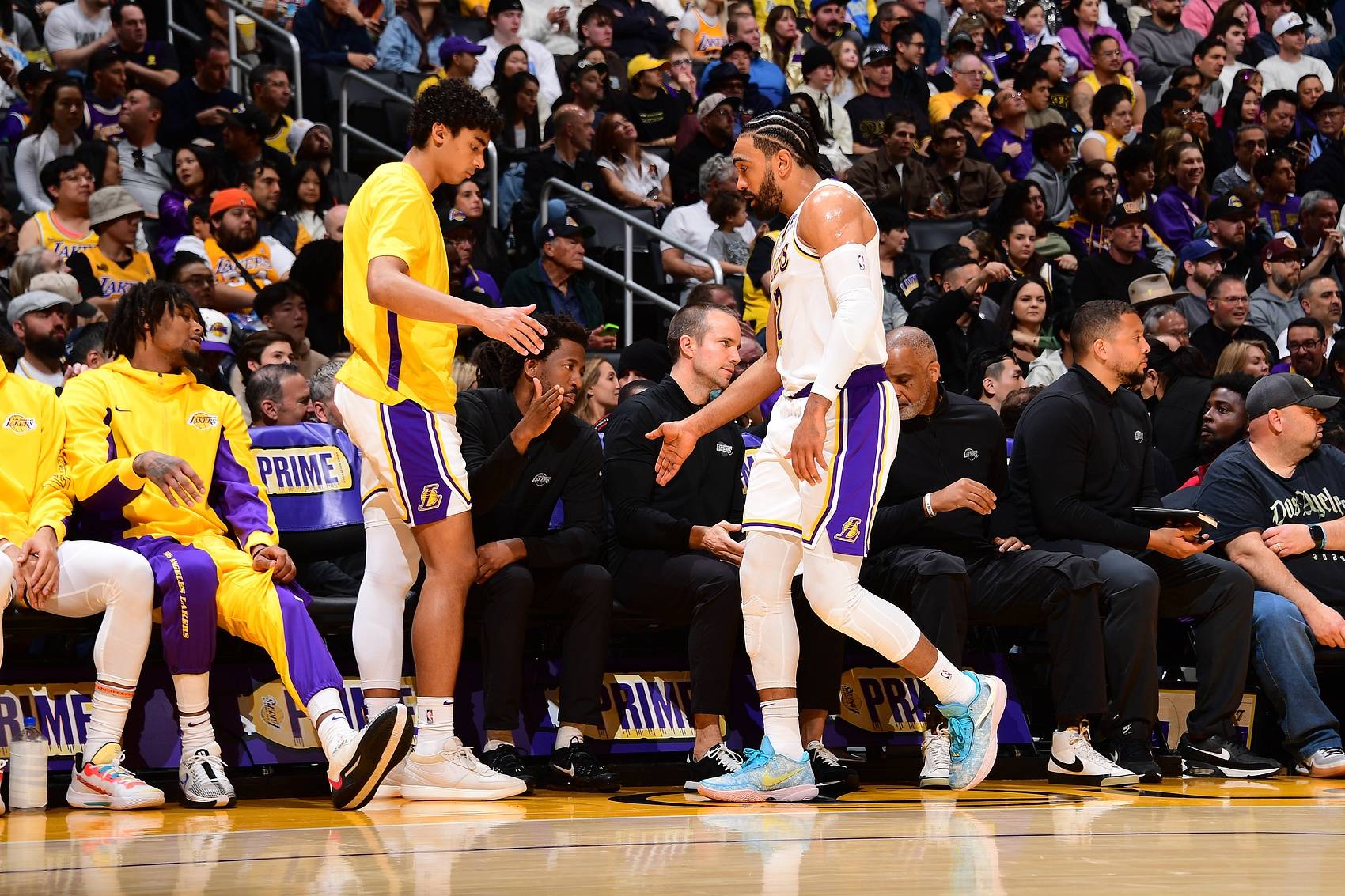 3377体育登陆-NBA常规赛今夜再迎强敌；尼斯回应争议；主帅态度——赛场秩序良好；团队化学反应显著